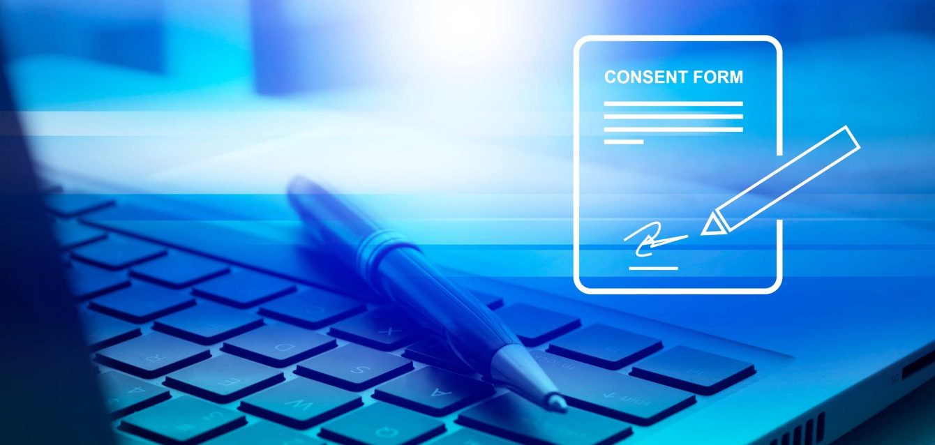 Top form API integration dashboard showing real-time data from online sign-up forms to CRM systems, with webhook connections